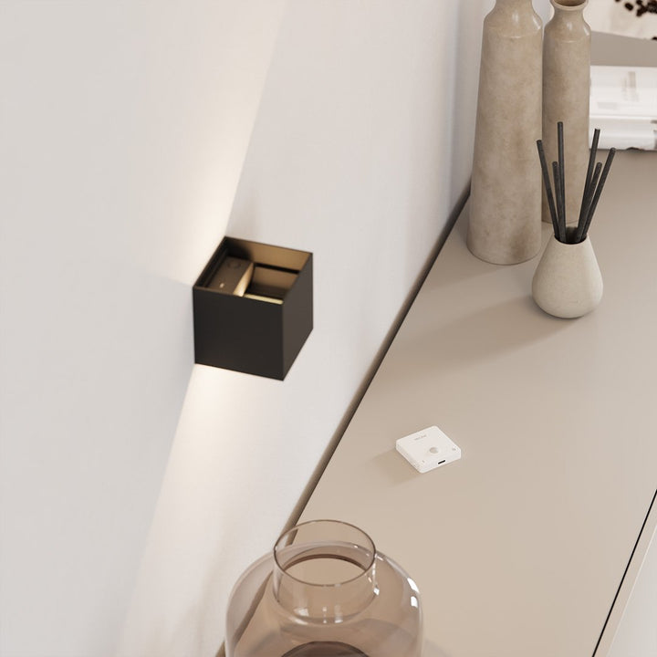 NEONA Xena LED-Wandleuchte – Warmweiß – Nach oben/unten verstellbar